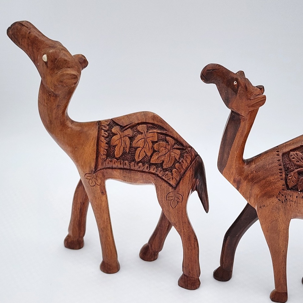 Vintage Hand Carved Standing Wood Camel Sculptures Set Of 3 Bead Eyes Intricate - Picture 15 of 16